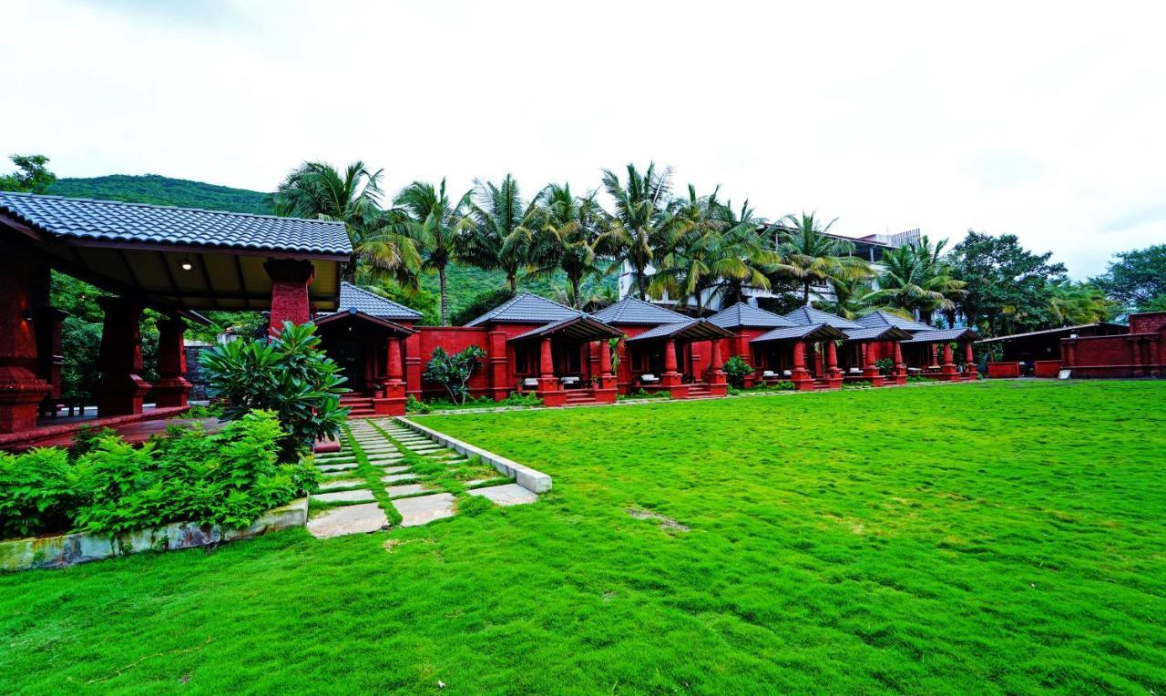 Siddhagiri Hotel And Resort Wai Extérieur photo
